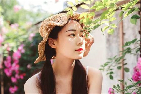 追女生技巧：脸皮厚点还是保持自然？如何把握追女孩的尺度？脸皮厚是否必要？